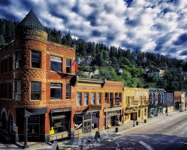 Best Day Trips in South Dakota: Badlands, Black Hills & Hidden Gems