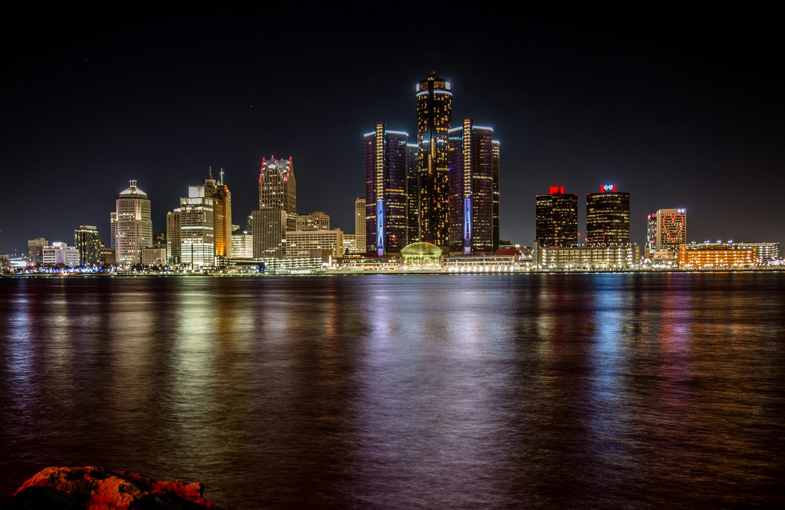 Best Places to See Christmas Lights in Metro Detroit: A Local Holiday Lights Guide