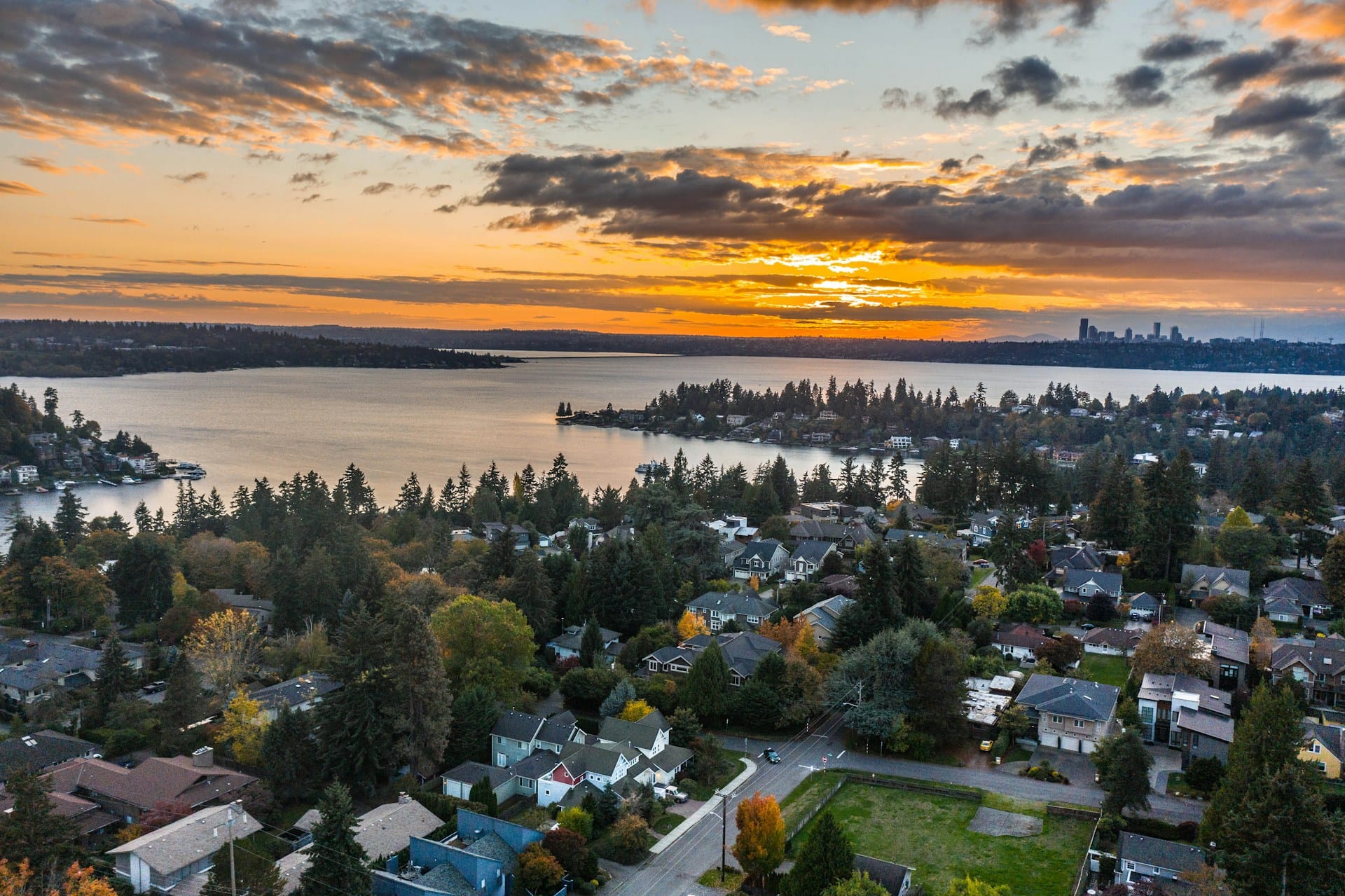 12 Small-Town Washington Day Trips Worth Taking This Fall